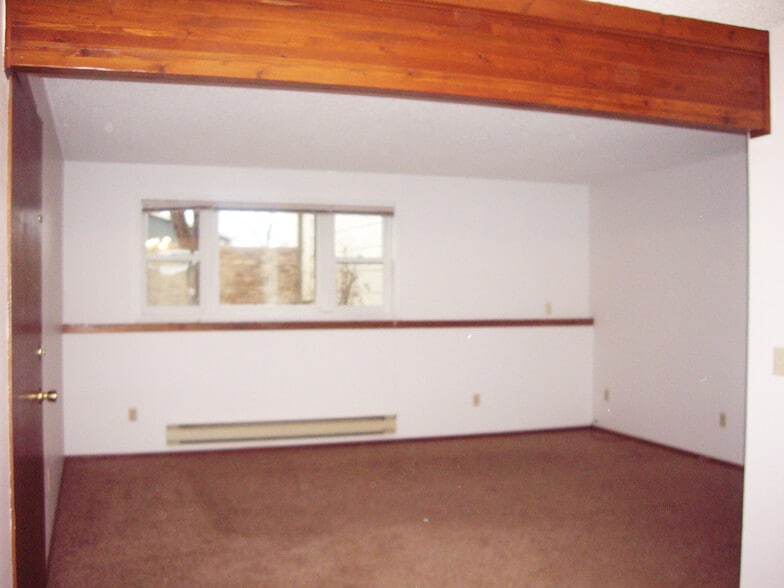 Building Photo - 631 Oakmont Rd