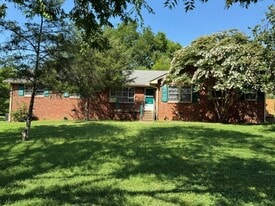 Building Photo - 904 Bresslyn Rd
