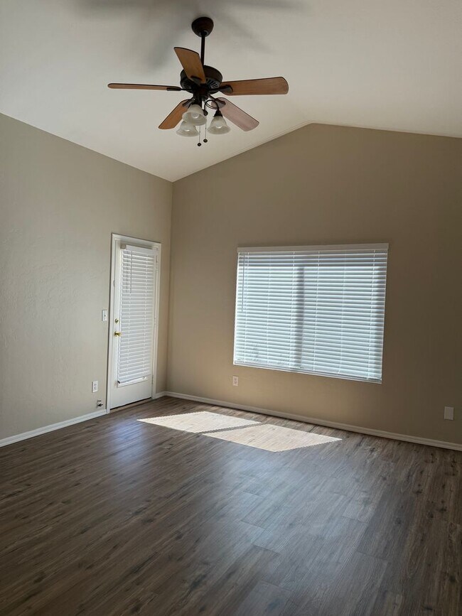 Building Photo - Oro Valley SFH in Gated Community