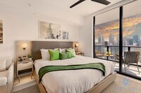 Building Photo - 601 NE 1st Ave