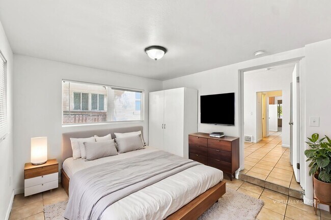 Building Photo - 926 Binford St
