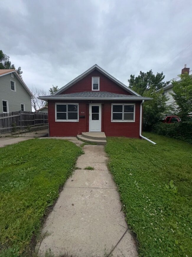 Building Photo - 3 Bedroom single family home coming soon!