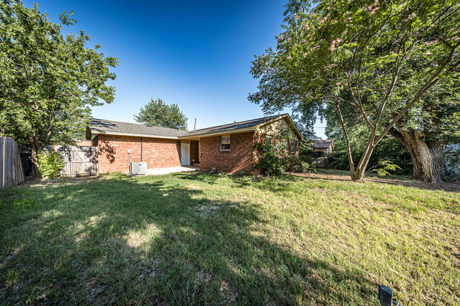 Building Photo - 412 NW 69th St