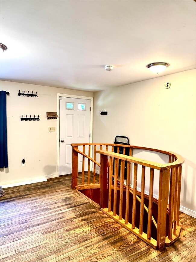 Building Photo - 11 Beebe Ln