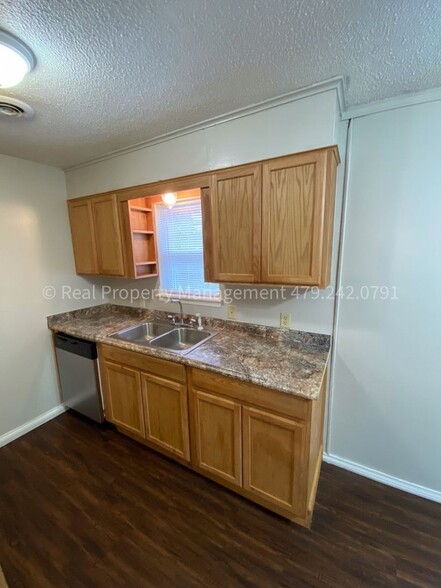 Building Photo - 8409 S 35th Terrace
