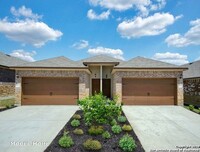 Building Photo - Beautiful Duplex in New Braunfels!