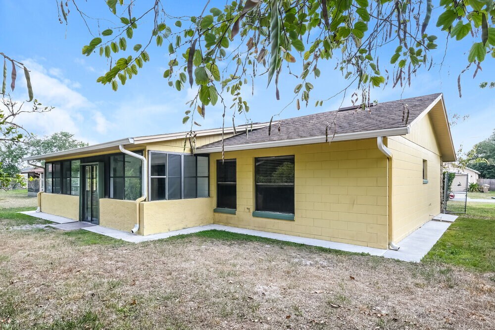 Building Photo - 805 Mountbatten Ln