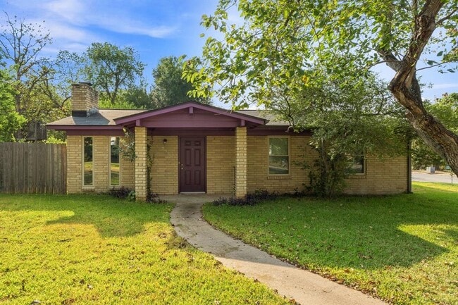 Building Photo - 2507 Biggs Dr