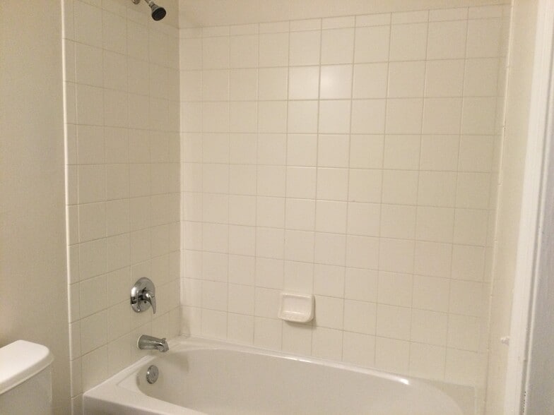 Building Photo - 2083 Shetland St