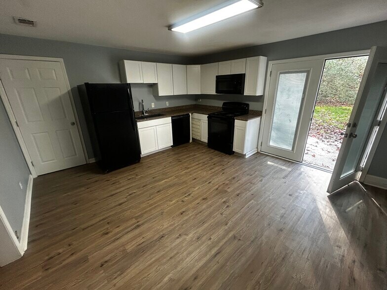 Building Photo - 6370 Harrison Pike