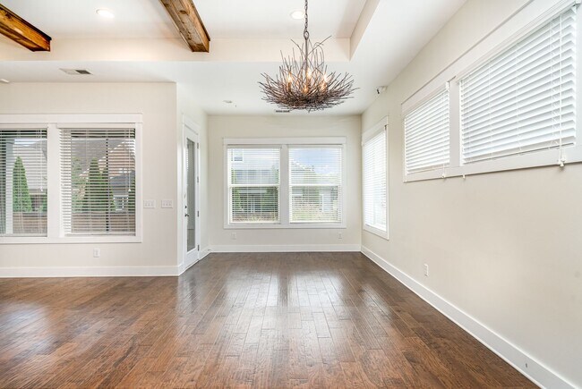 Building Photo - Stunning all one-level home in Hendersonville, TN!