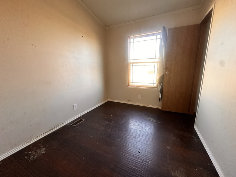 Building Photo - 38 Jubilee St