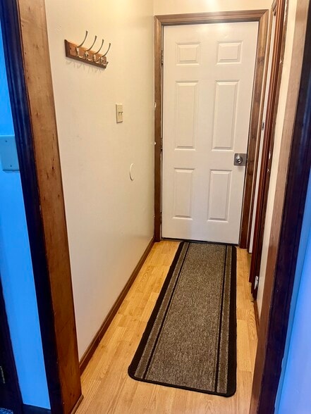 Entry - 3735 Park Ave W