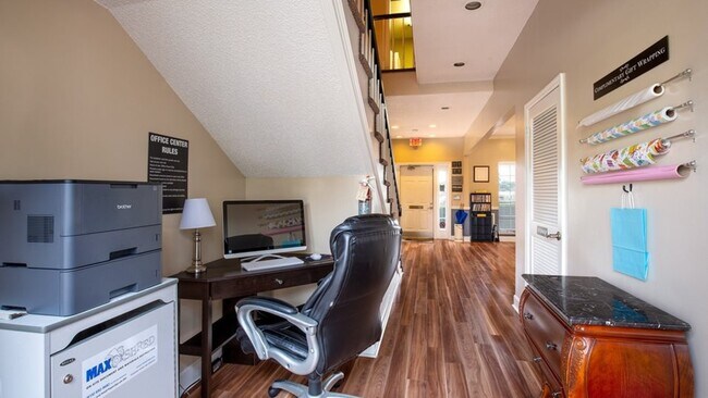 Building Photo - 1008 Village Green Crossing