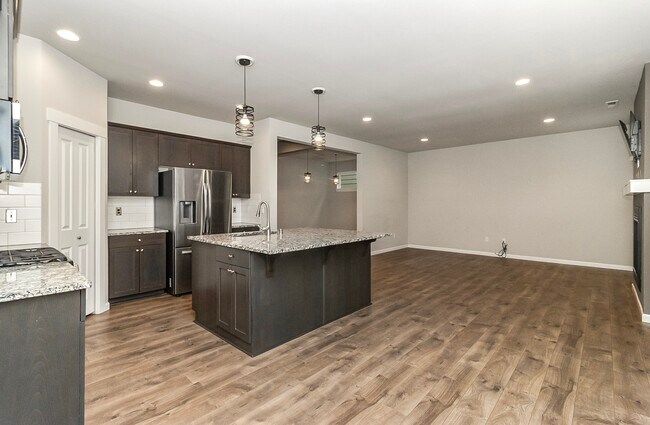 Building Photo - 10213 6th Pl SE