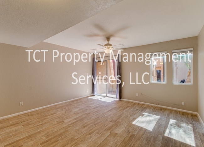 Building Photo - Updated 2 bedroom in Tempe!