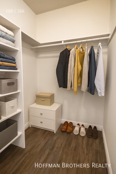 Building Photo - 140 N Hoover St