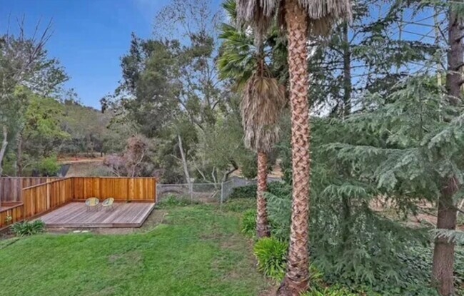 Building Photo - 280 Easy St