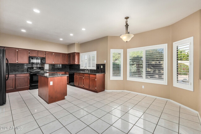 Building Photo - 4334 E Anderson Dr