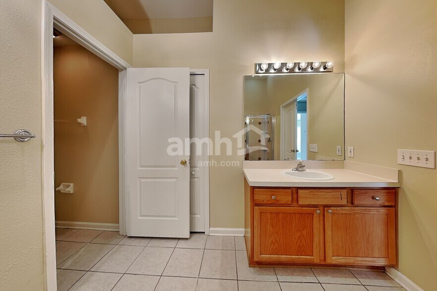 Building Photo - 11555 Misty Isle Ln