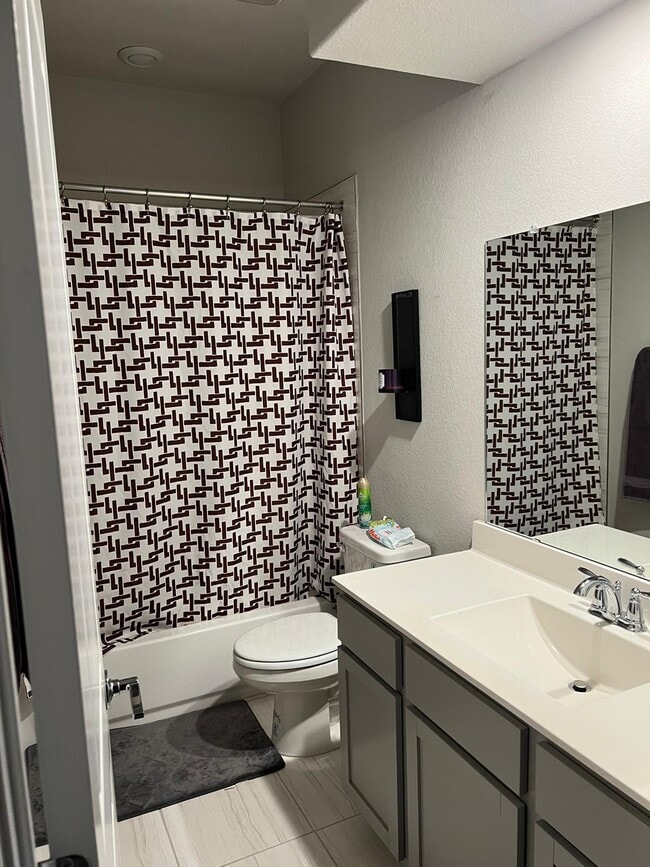 Building Photo - 8720 Whitter Dr