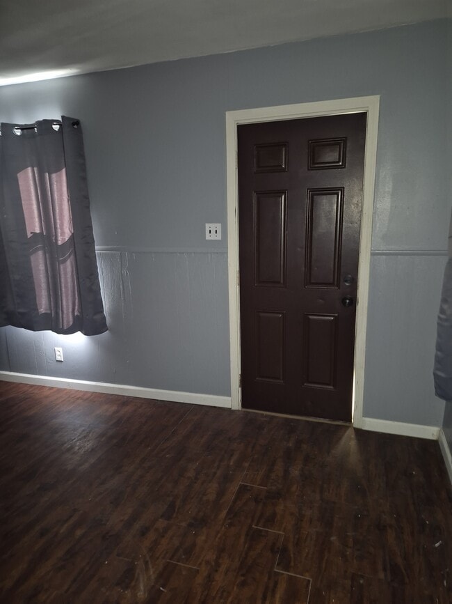 Building Photo - 429 Shirley Ave