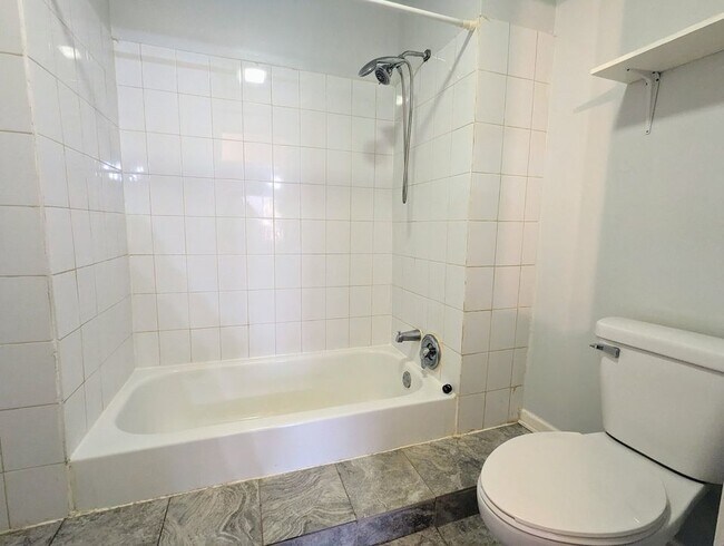 Building Photo - 2310 Enlund Dr