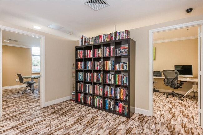 Building Photo - 511 SE 5 Ave