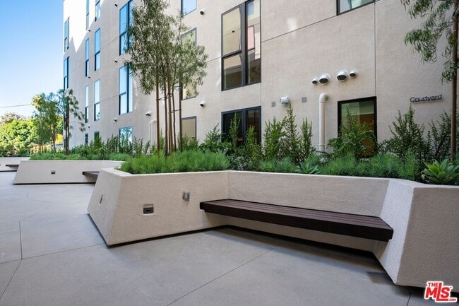 Building Photo - 3004 W Sunset Blvd