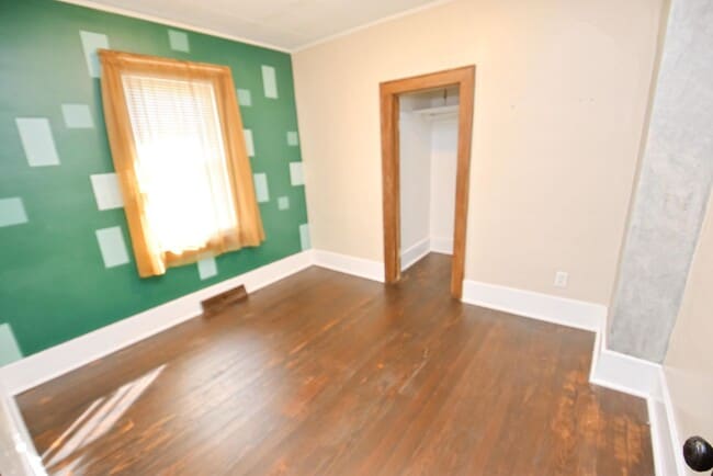 Building Photo - 2 bedroom 2 bath home with 2 story garage