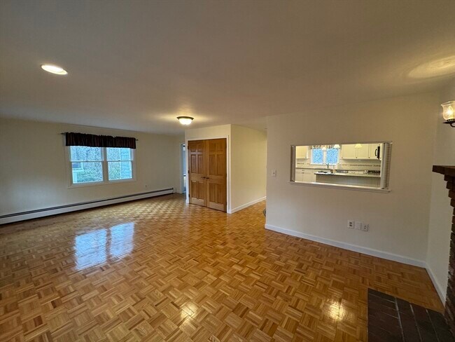 Building Photo - 8 Risley Rd