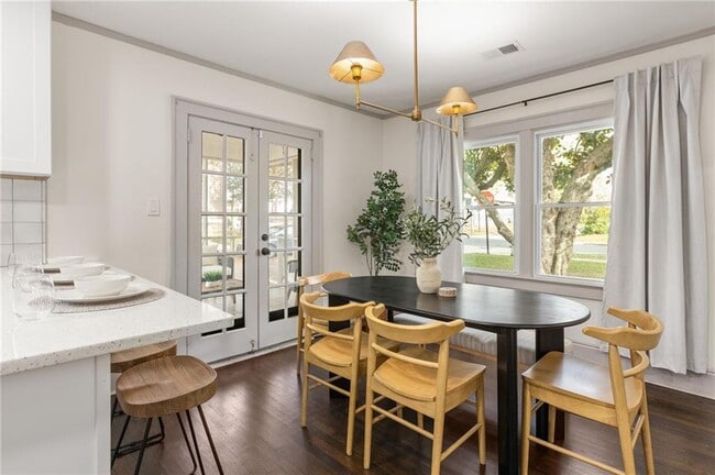 Building Photo - 3455 Rainey Ave