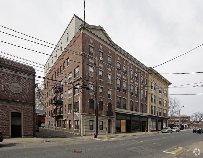 Primary Photo - Irving Square