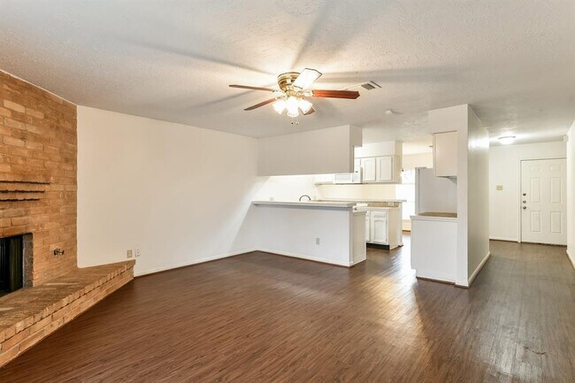 Building Photo - 6527 La Violetta Dr
