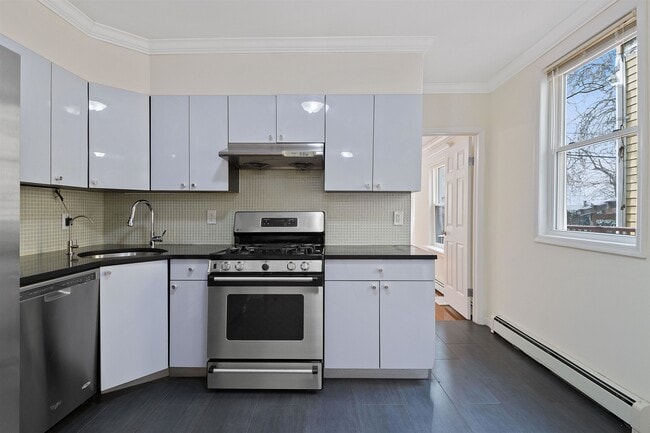 Building Photo - 15 Wayne St