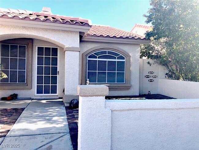 Primary Photo - 9560 Summerfest St