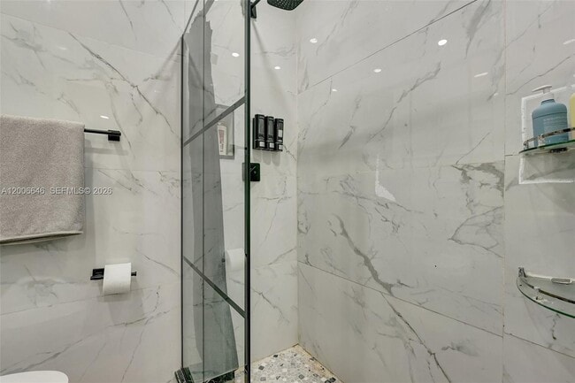 Building Photo - 18600 NE 7th Ct