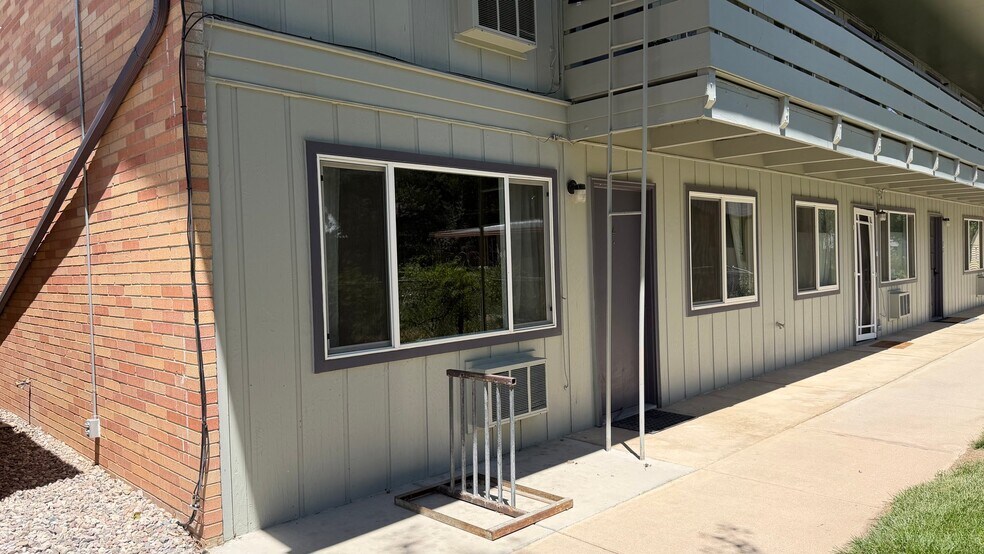 Building Photo - 611 Stover St