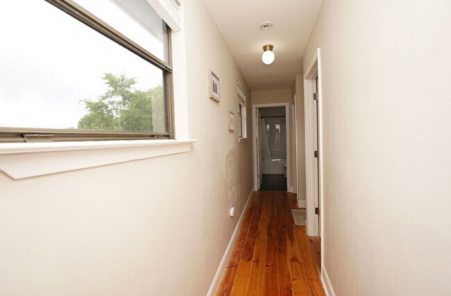 Building Photo - Updated 4 bedroom home in Bluewater Bay!