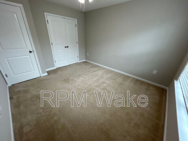 Building Photo - 217 Gulley Glen Dr