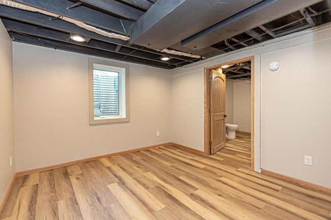 Building Photo - 1201 Lark St