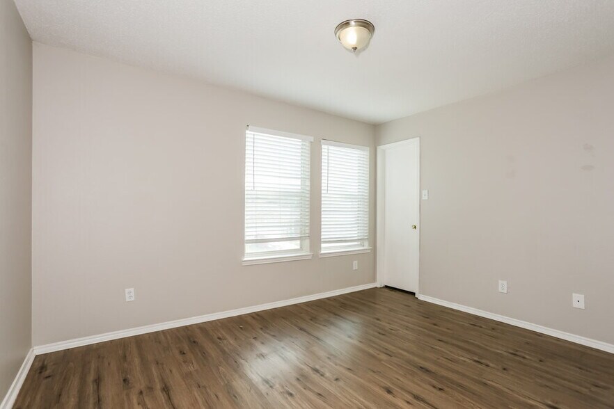 Building Photo - 1433 Lay St