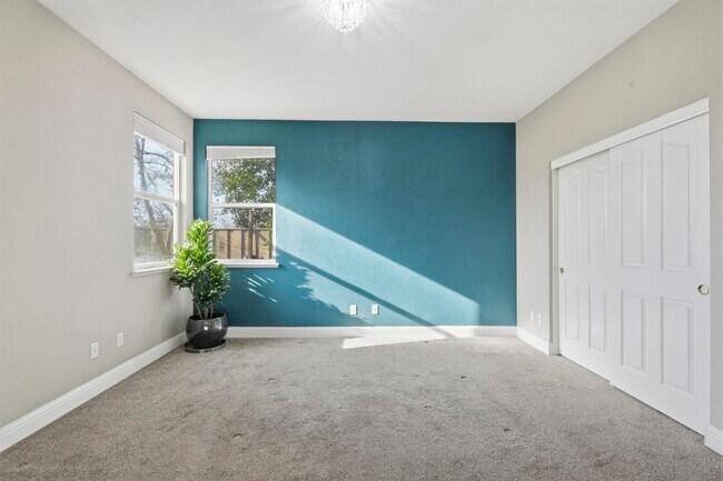 Building Photo - 601 Tamarindo Way