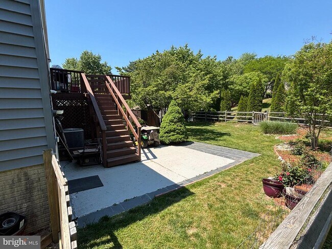 Building Photo - 25936 Largo Ct