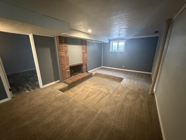Building Photo - 3819 Midsummer Ln S