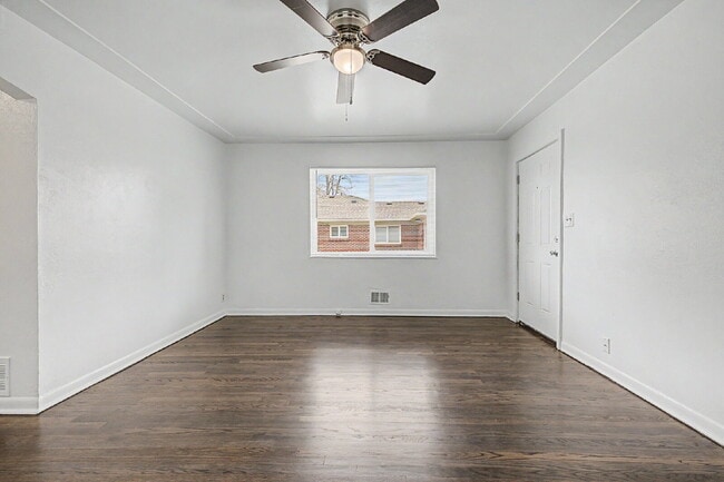 Building Photo - 1764 Chester St