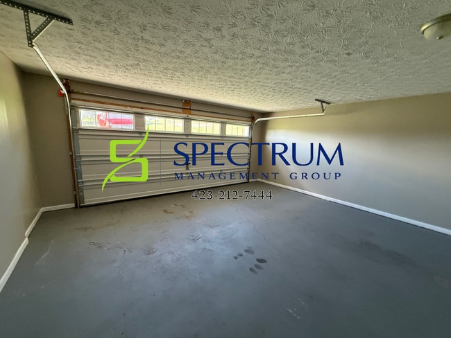Building Photo - 3 bedroom, 2 bathroom home in White Pine