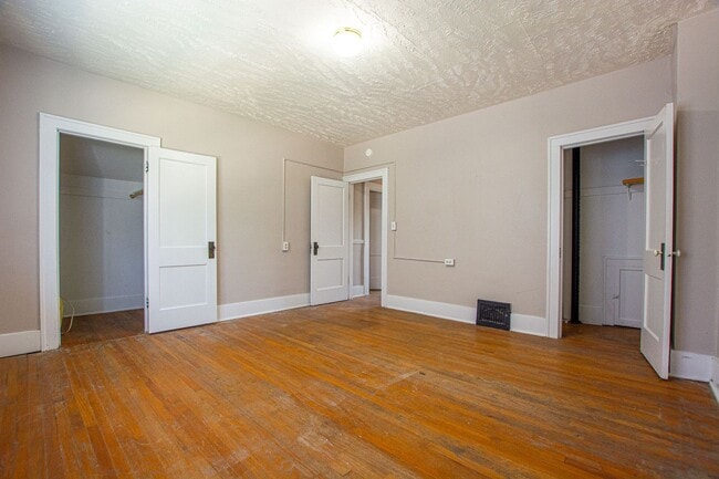 Building Photo - 2202 Wirt St