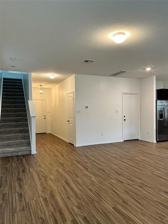 Building Photo - 104 Wind Flower Ln