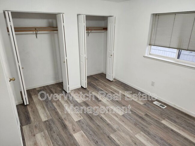 Building Photo - 9940 Grange Dr